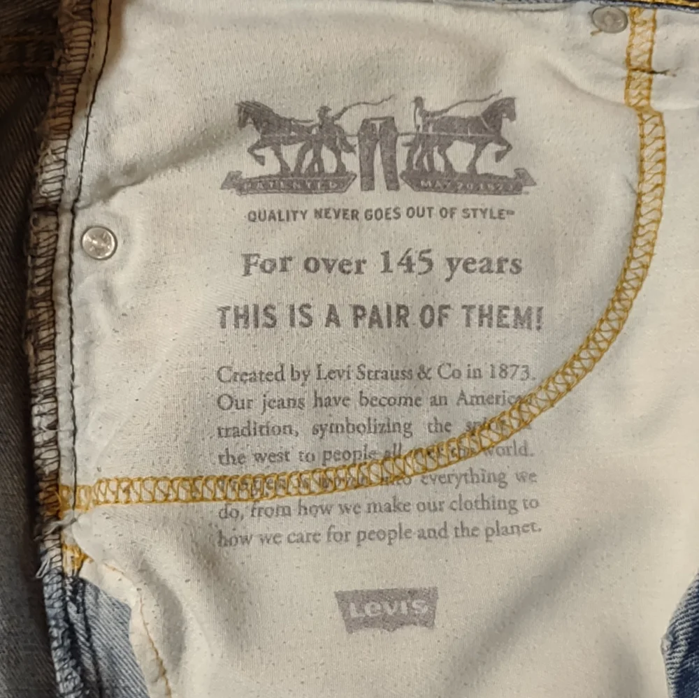 Men's Levi's Blue Jeans 550 Size 40x32 Relaxed Fit Straight Leg
